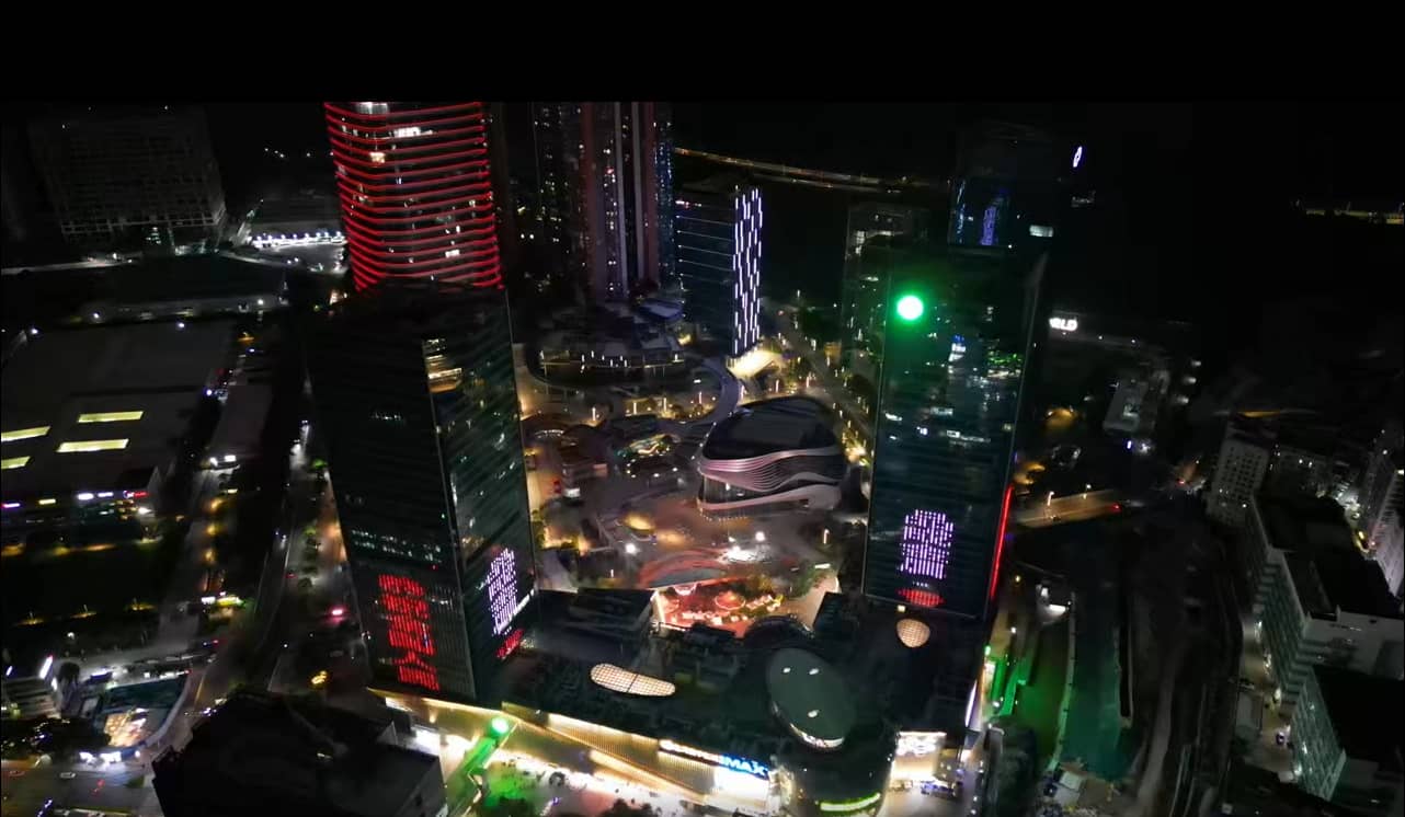 Bright lights illuminate the Shenzhen night sky!